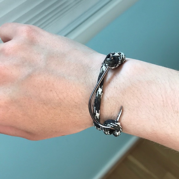 Fish hook bracelet - Picture 3 of 3
